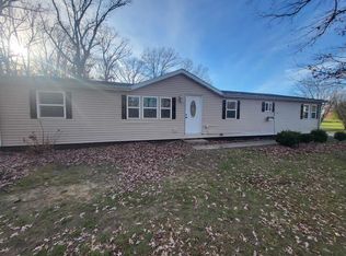 10858 Edgewood Dr, Demotte, IN 46310