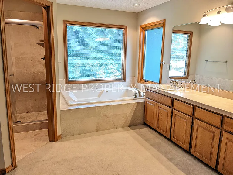 19772 Bellevue Way — Photo 15