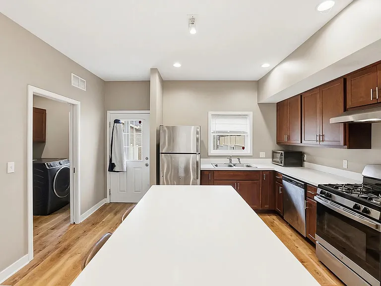 164 Wexford St SE — Photo 5