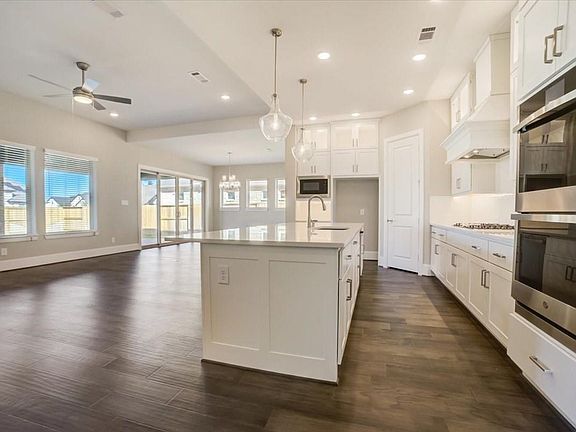 7th image of this home