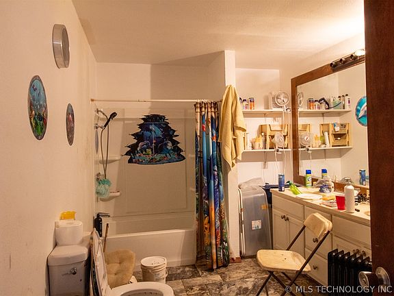 3rd image of 106 N Leo Ln E
