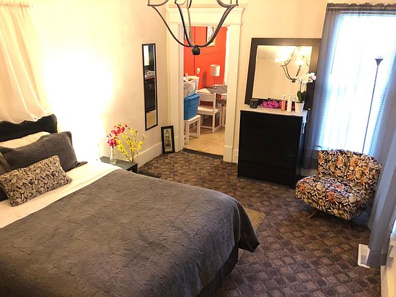 4th image of 129 N 6th St APT 4