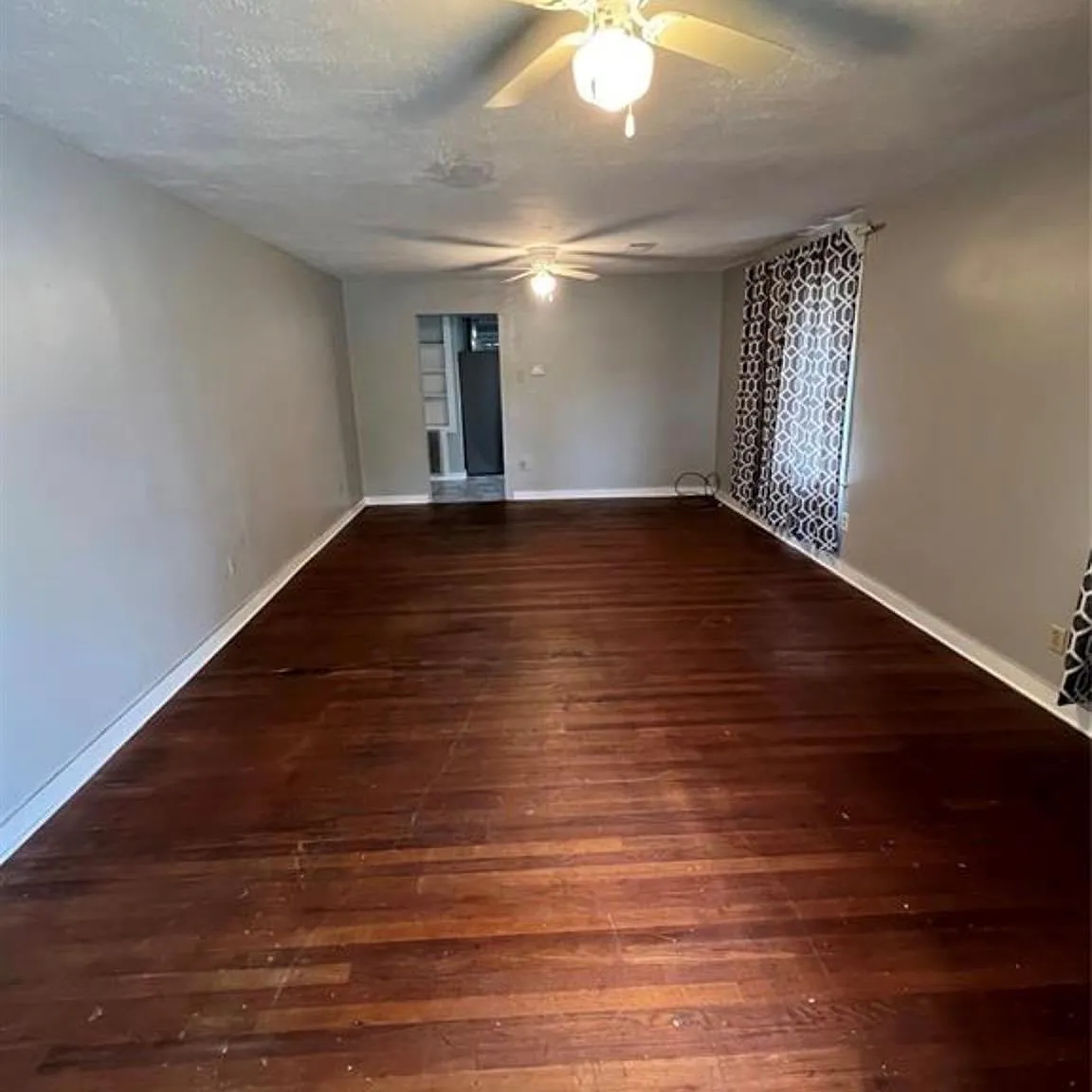 3 bed, 1.0 bath, 1232 sqft, $1,500 — Photo 3