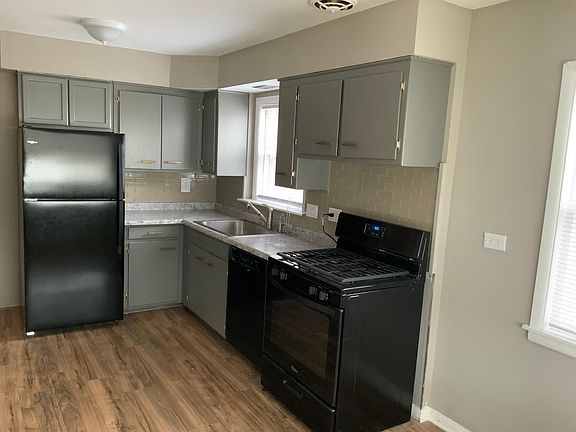 5th image of 14411 Emerald Ave