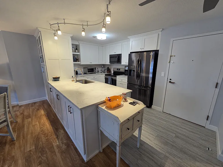 112 Franklin St #C8 — Photo 17