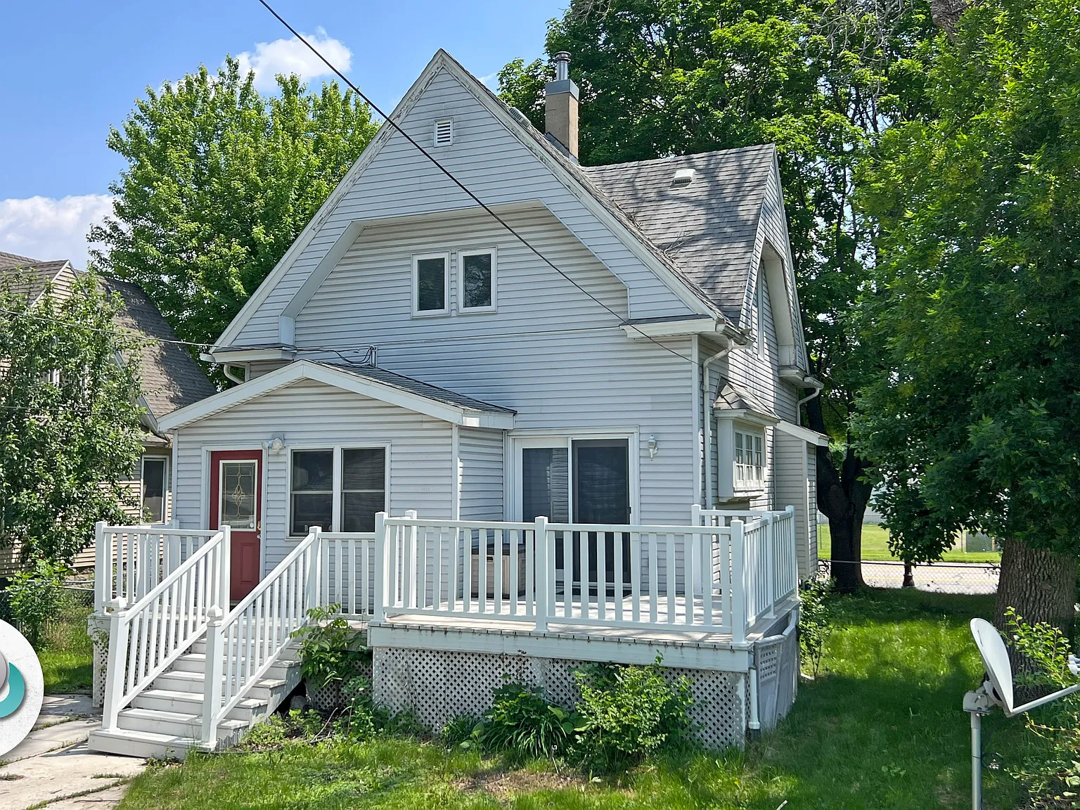 3 bed, 1.5 bath, 1276 sqft, $1,200 — Photo 2