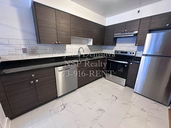 2nd image of 1653 Oakwood Ave #A