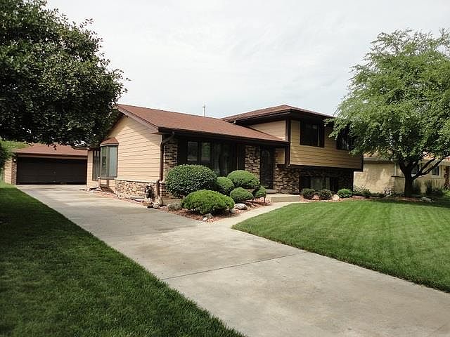 1st image of 108 Dorset Ln