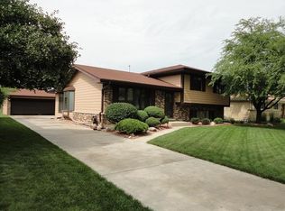 108 Dorset Ln, Schaumburg, IL 60193