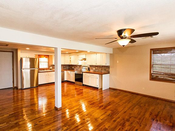 4th image of 211 E Rose Ave
