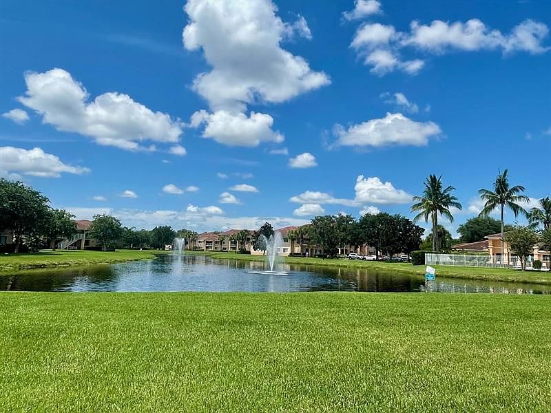1st image of 221 SW Palm Dr APT 104