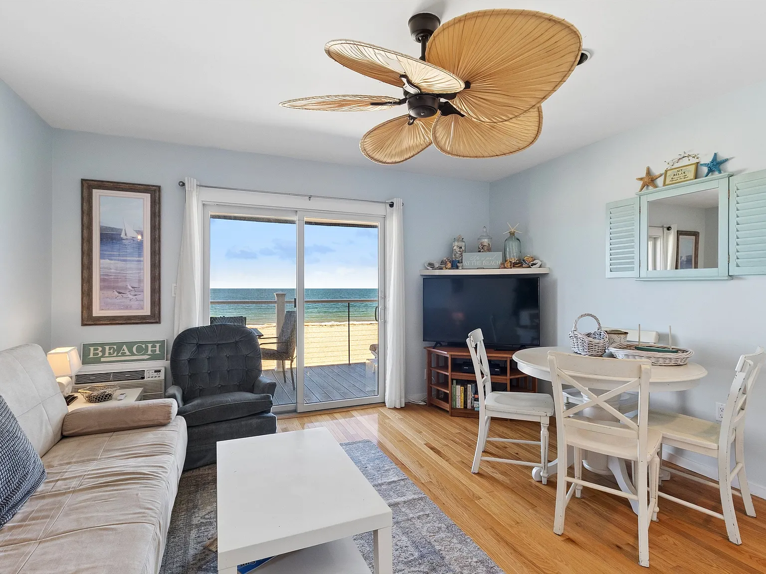 Bay Beach Living — Photo 4