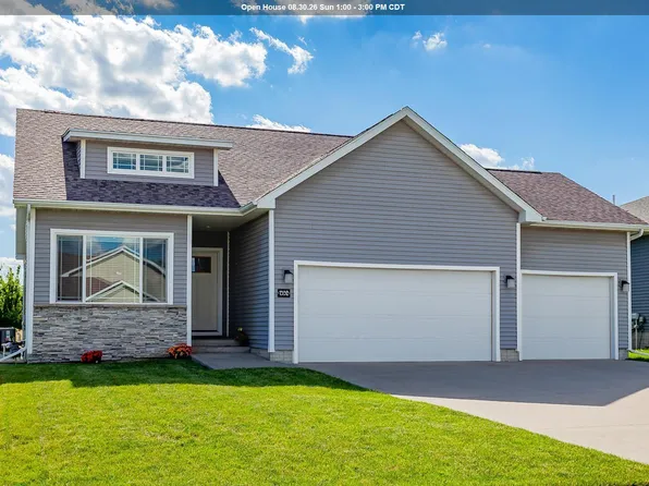1332 97th St, West Des Moines, IA 50266