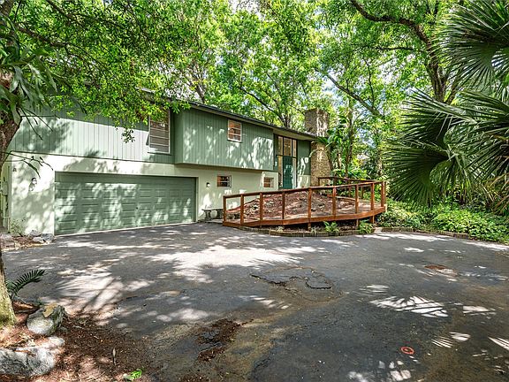 4th image of 2420 SW 29th Way