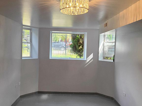 2nd image of 1648 S Central Park Ave