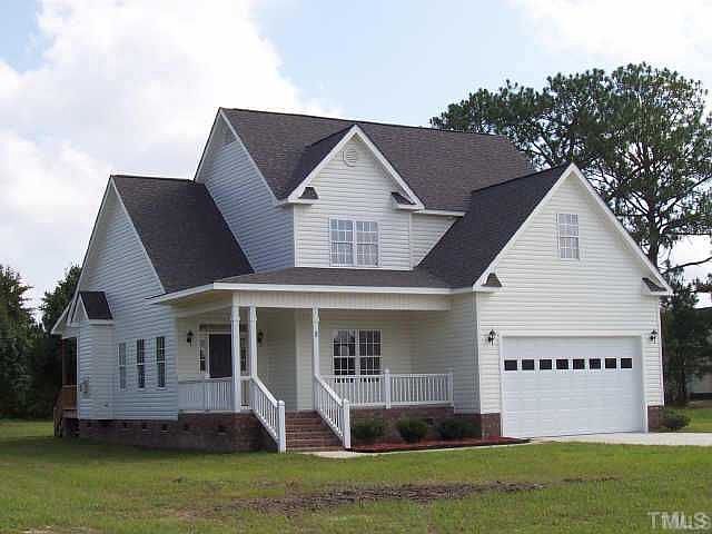 1st image of 8 Edgewater Dr
