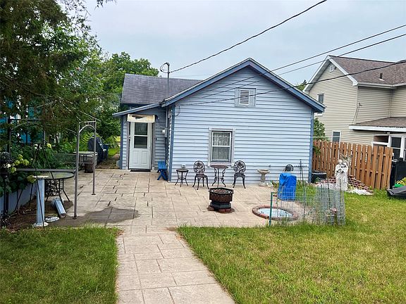 5th image of 913 Summer Street
