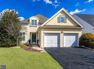5 Pinflower Ln, West Windsor, NJ 08550