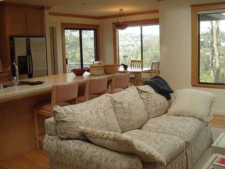 FR - Kitchen - Breakfast Nook