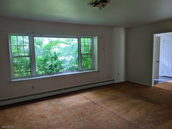 3rd image of 55 Country Club Ln