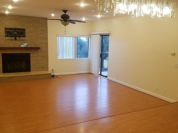 5th image of 1338 Amherst Ave APT 302