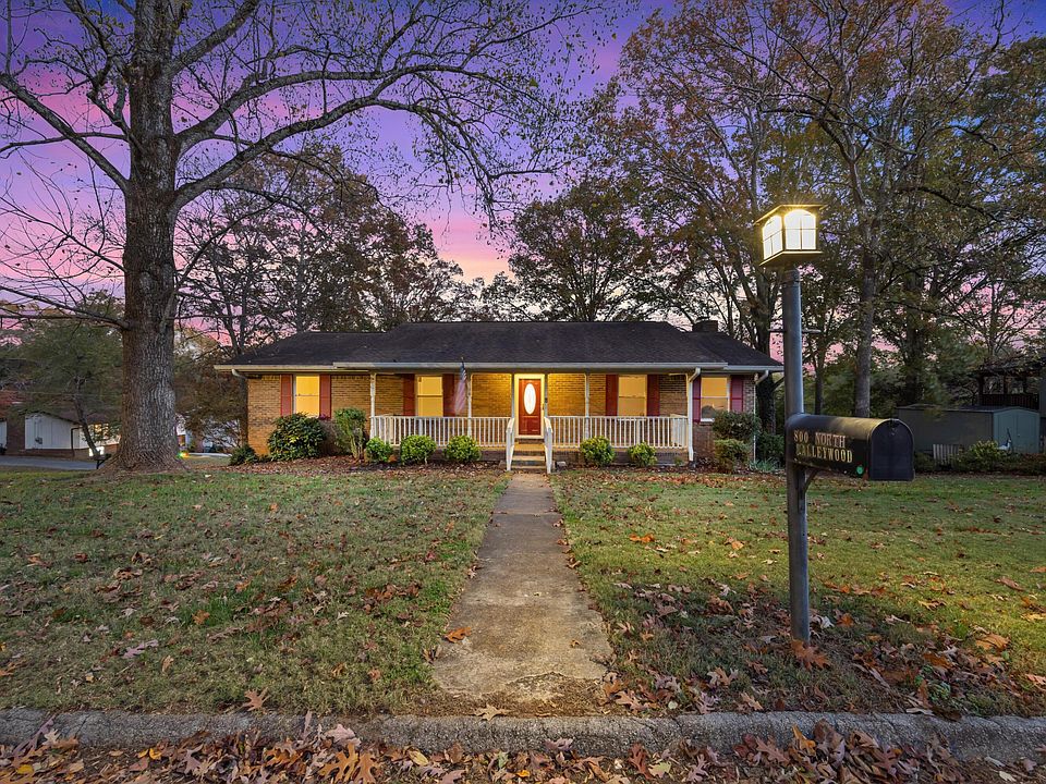 1st image of 800 N Valley Wood Cir