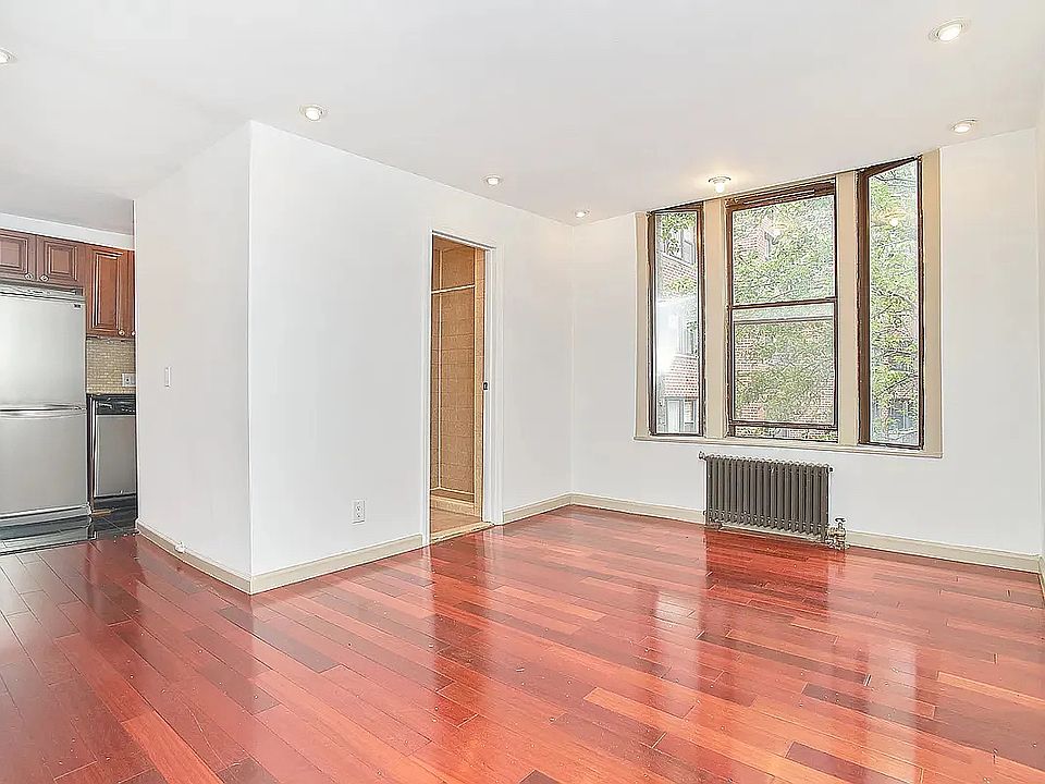 1st image of 152 E 22nd St #6CC