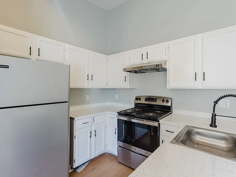 932 S Dearborn Way #18 — Photo 8