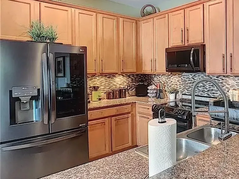 10545 Eastpark Woods Dr — Photo 4