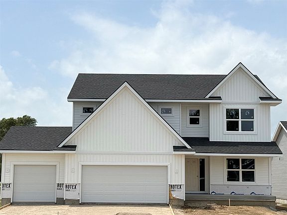 2nd image of 901 Walnut Dr