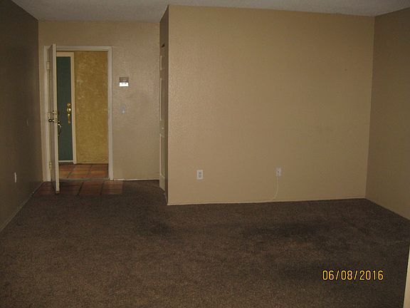 5th image of 1002 30th St APT 209
