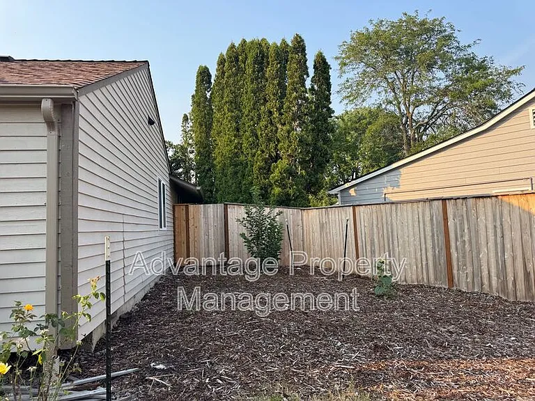1440 NW Meadowgreen Pl — Photo 8