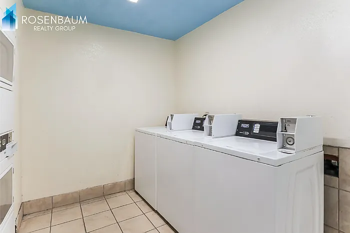 455 W Kelso St #118 — Photo 24