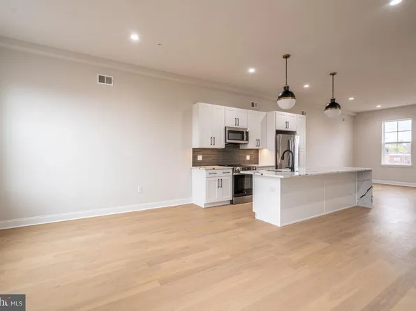 2723 Lorraine Ct, Philadelphia, PA 19131