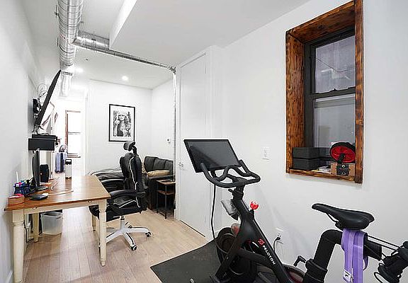 4th image of 229 Stanhope St #3R