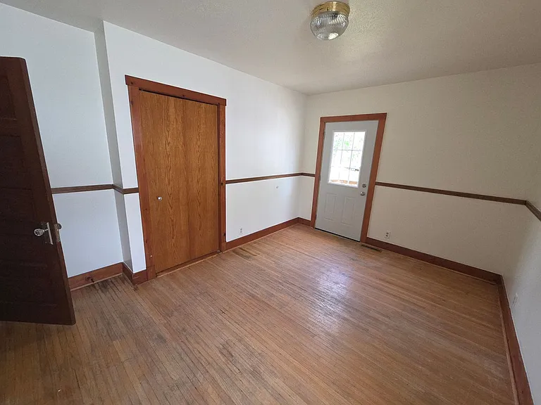 1128 W State St — Photo 17