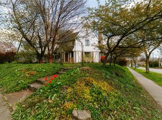 196 Gregory Hill Rd, Rochester, NY 14620