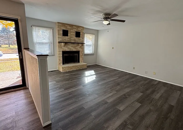 1615 Central Pkwy — Photo 2