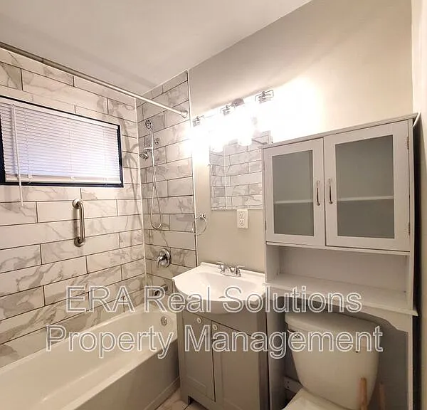1038 14th Ave — Photo 4