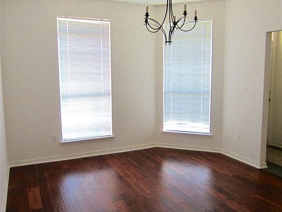 5th image of 2225 Dovefield Dr