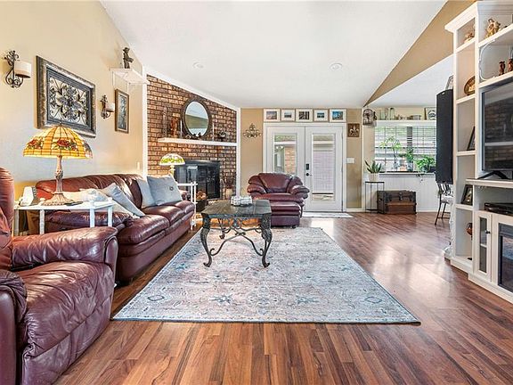 3rd image of 50 Dunleith Dr