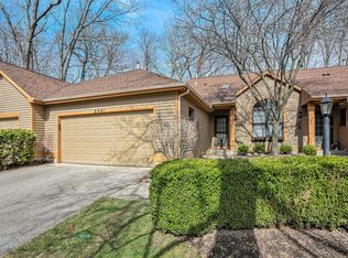 2041 N Cross Creek Dr SE, Grand Rapids, MI 49508