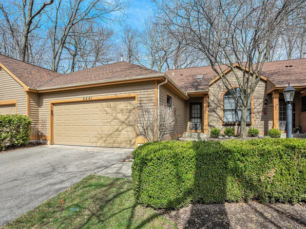 2041 N Cross Creek Dr SE, Grand Rapids, MI 49508