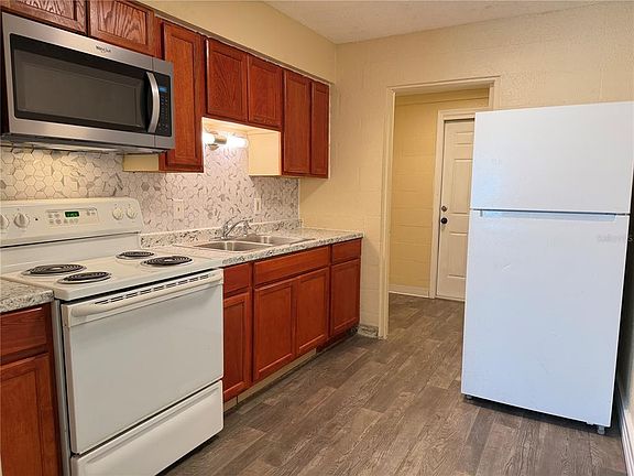 3rd image of 2988 Stowe Pl