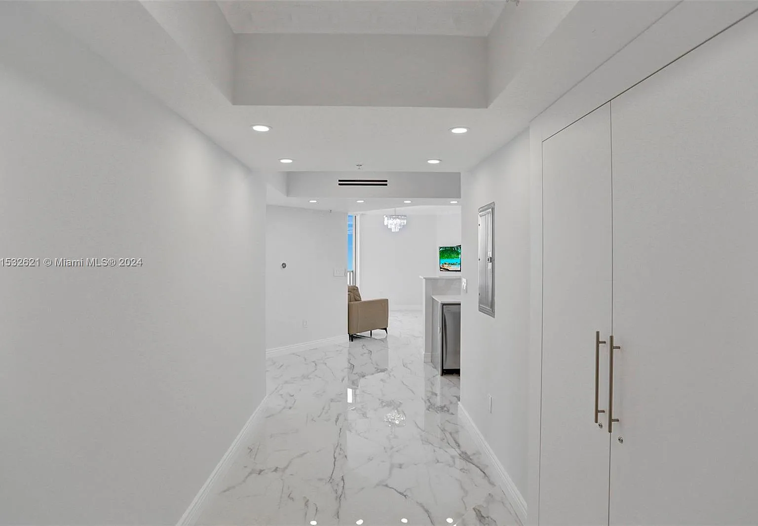 La Perla Condo — Photo 2
