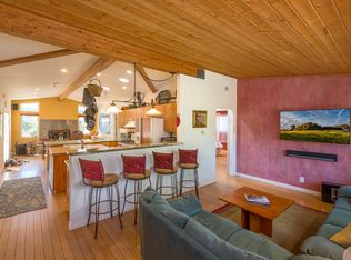 201 Cooper Rd, Santa Barbara, CA 93109