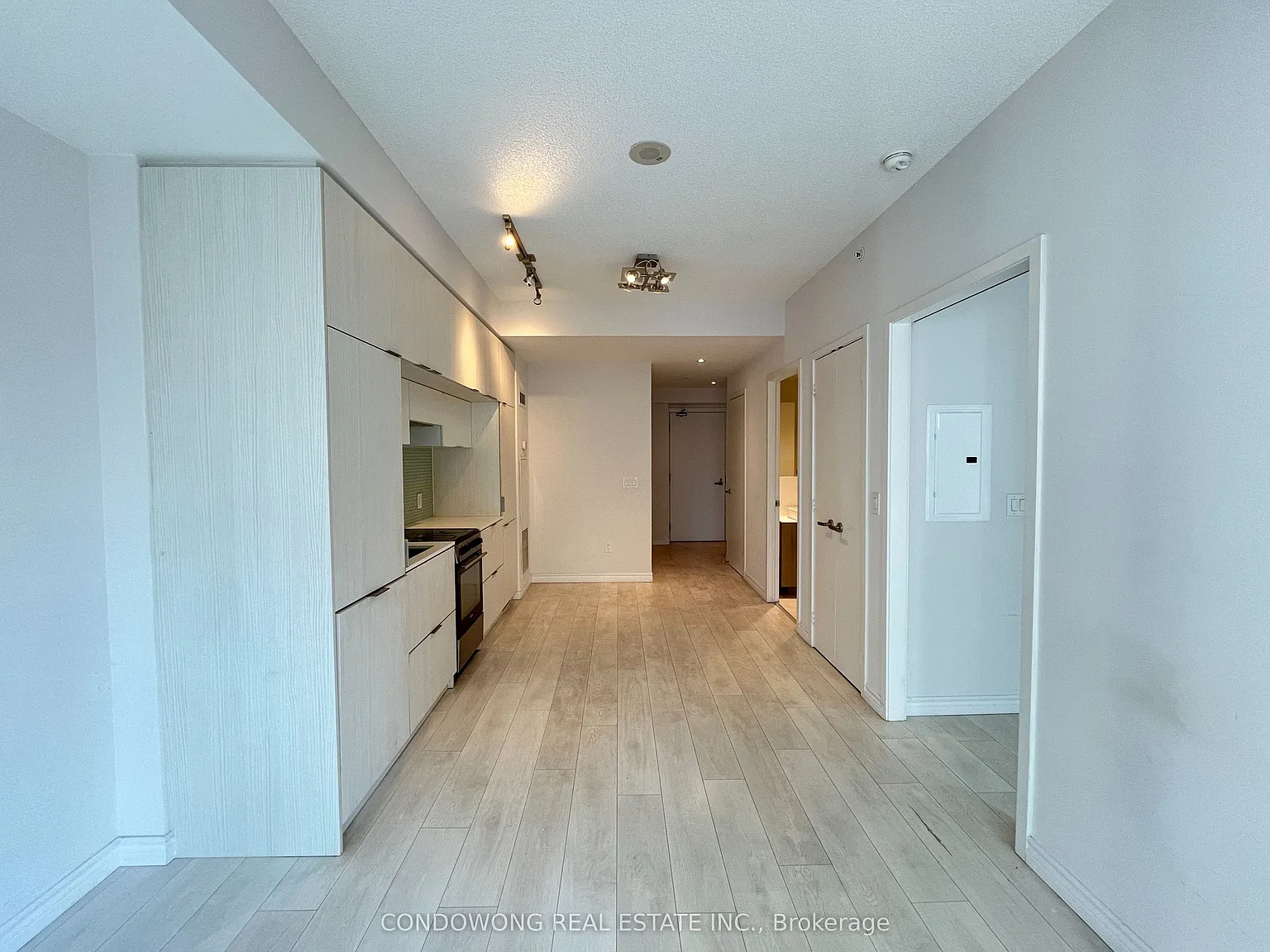 Pace Condos — Photo 3