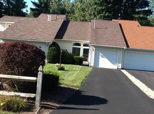 47 Green Meadow Dr, Clifton Park, NY 12065