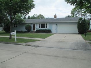 3817 Fairview Dr, Grand Forks, ND 58201