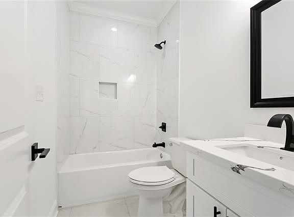 5th image of 2105 Bienville St #U